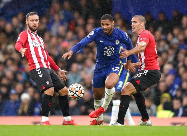 Ruben Loftus-Cheek, centre, in action