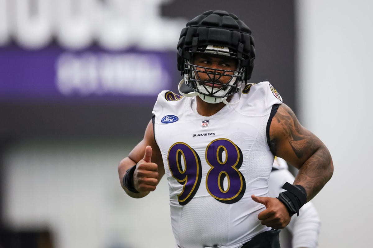 Ravens DL Justin Madubuike discusses early impression of DL Travis