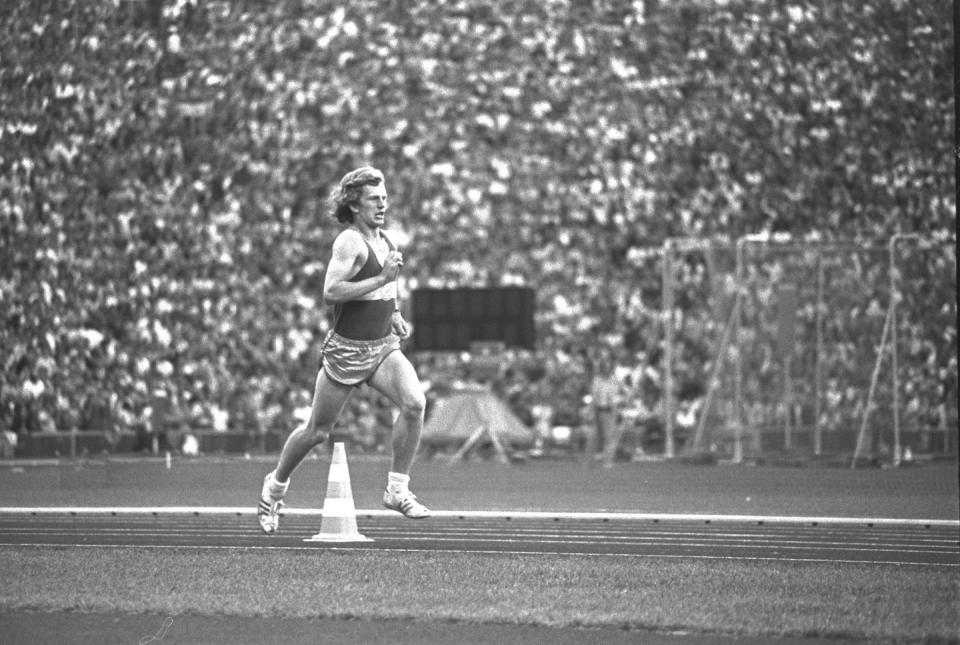 <p>It may look like this guy is clearly leading the pack of marathon runners...and indeed that's what everyone first thought when he was the first person seen sprinting into the stadium at the end of the marathon. But he was actually just a prankster German student who was not an Olympic athlete...like, at all. (The real winner was American Frank Shorter.) </p>