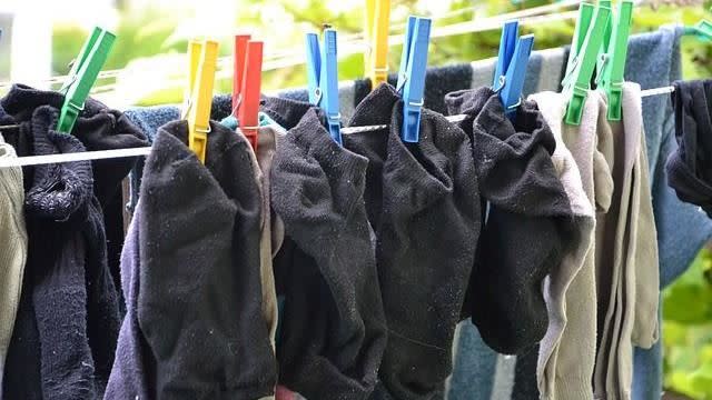 洗襪子要不要翻面讓許多人困擾。（圖／pixabay）