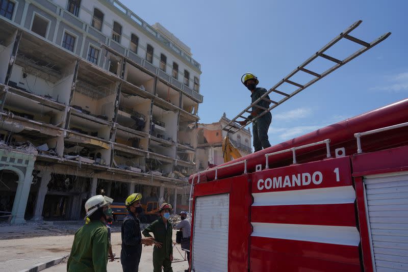 Aftermath of explosion at Hotel Saratoga, in Havana