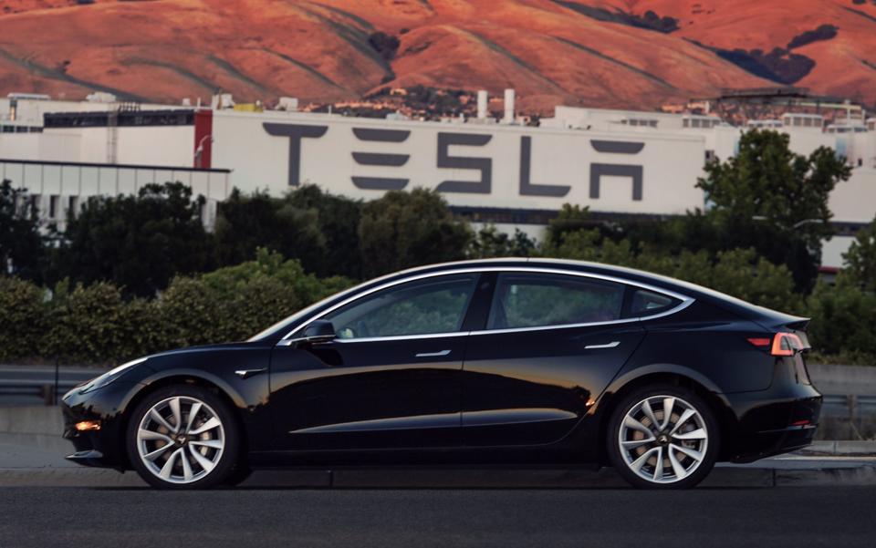 Tesla: Das Model 3 ist da – Chance auf Rebound