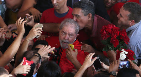 Former Brazil's President Luiz Inacio Lula da Silva attends a rally in northeastern city of Lagarto in Sergipe, Brazil August 21, 2017. REUTERS/Paulo Whitaker