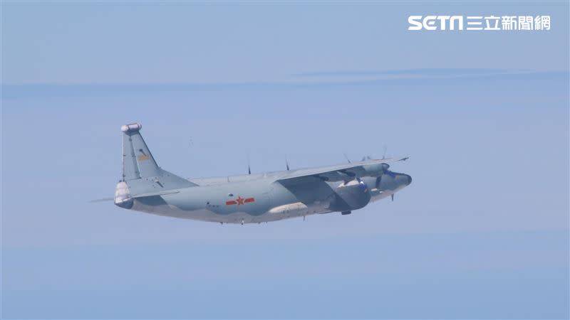 共軍今日派出運8反潛機和一架運8技術偵察機侵擾我國西南空域。（圖／國防部提供）