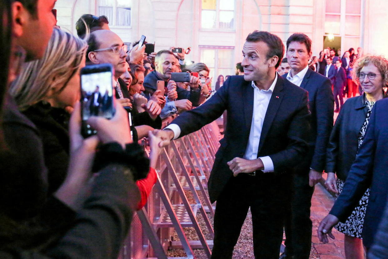 Le président Emmanuel Macron dans la cour du palais de l'Élysée lors de la Fête de la musique le 21 juin 2018.   - Credit:Abaca