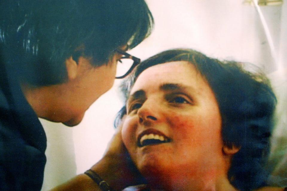 <div class="inline-image__caption"><p>Terri Schiavo and her mother taken at Terri's hospital bed in 2003 in Gulfport, Florida.</p></div> <div class="inline-image__credit">Getty Images</div>