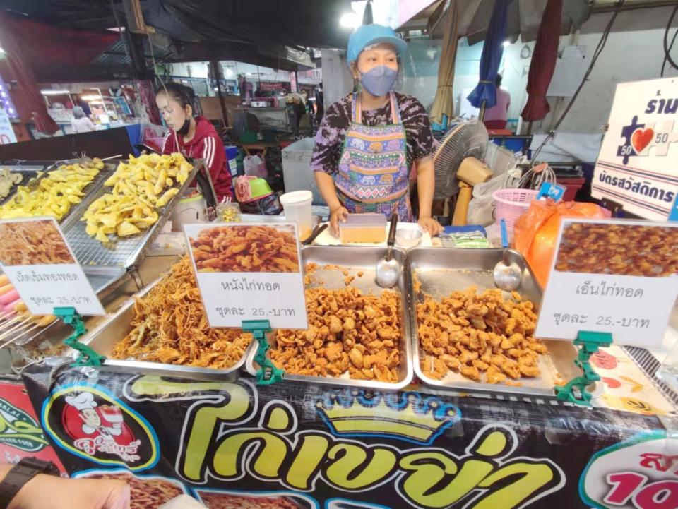 曼谷美食｜只會吃泰式生蝦、芒果糯米飯？泰國人推介曼谷人氣路邊地道小食Top5！港人極少食？