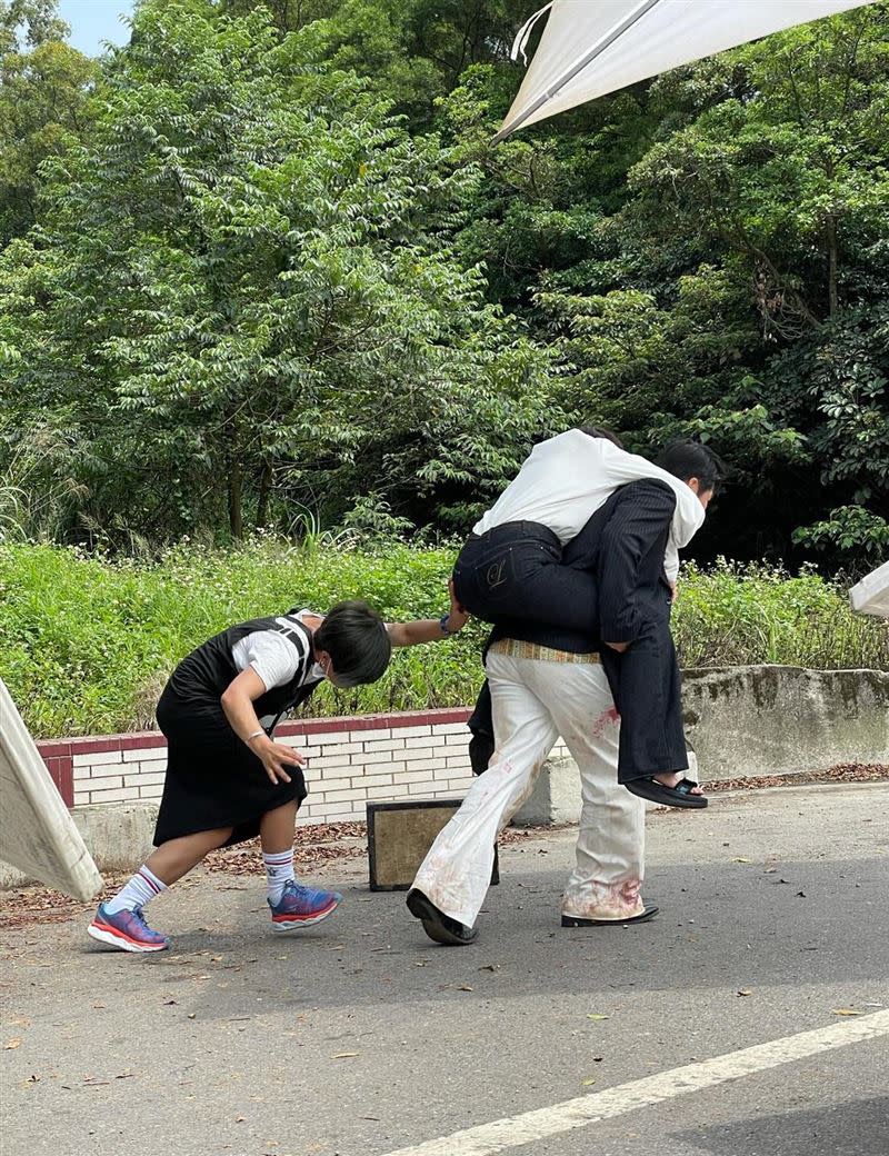 陳美鳳PO出襲臀照，引發網友熱議。（圖／翻攝自陳美鳳臉書）