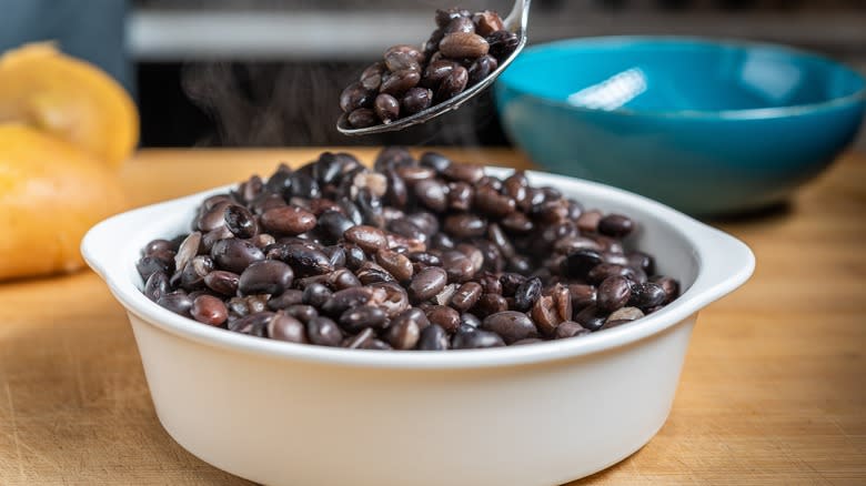 cooked black beans in bowl