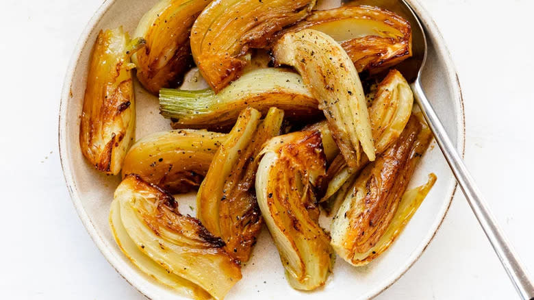 Braised fennel on plate 