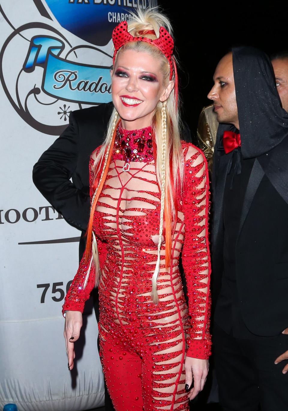 <p><strong>TARA REID</strong>, who it now seems all but certain will run for public office in our lifetimes, was not aware that it was a Halloween party.</p>