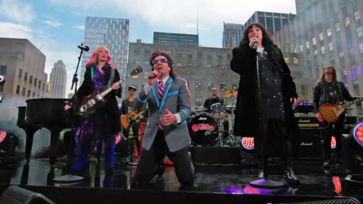  Heart and Jimmy Fallon perform on the rooftop of Rockerfeller Plaza in New York . 