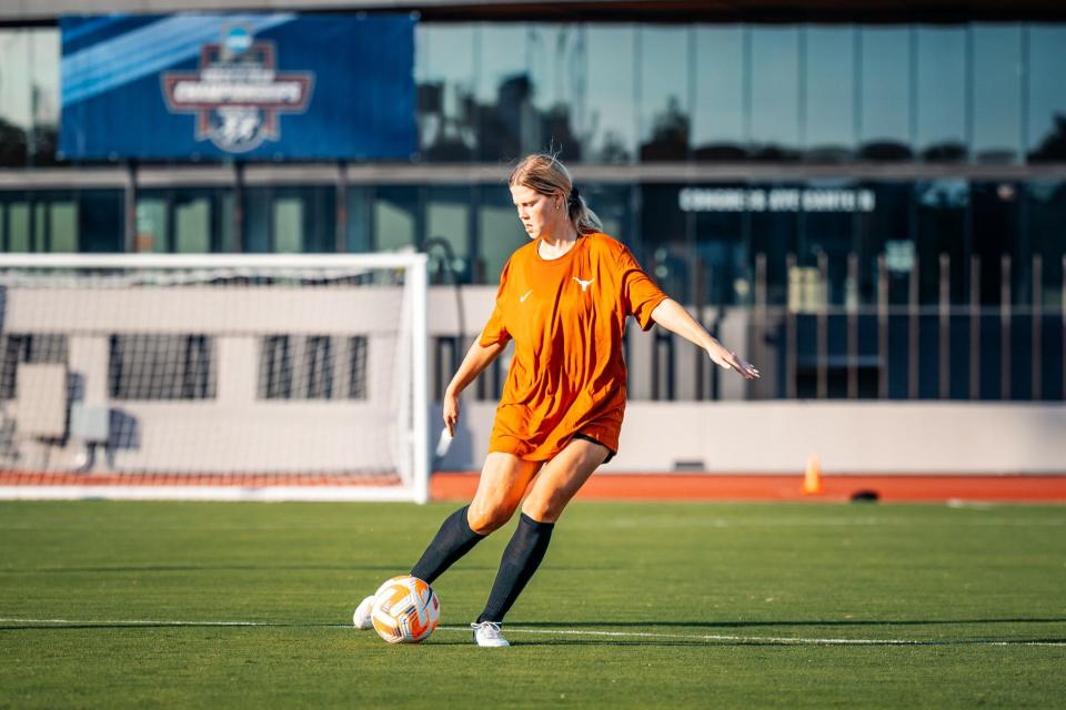 Texas midfielder Lexi Missimo works out during the Longhorns' first fall practice ahead of the 2023 season.