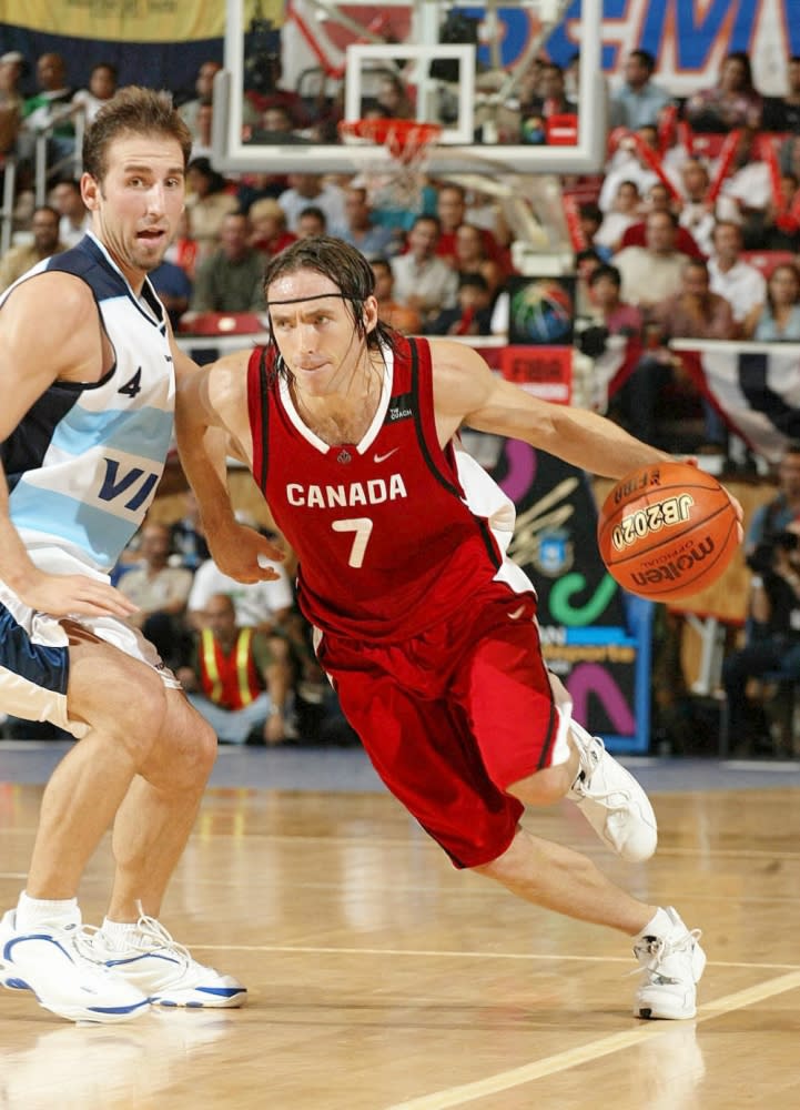 The last time the Canadian men's basketball team participated in the Olympics was 24 years ago, when it was still led by Nash (right) (Photo: Getty Images)