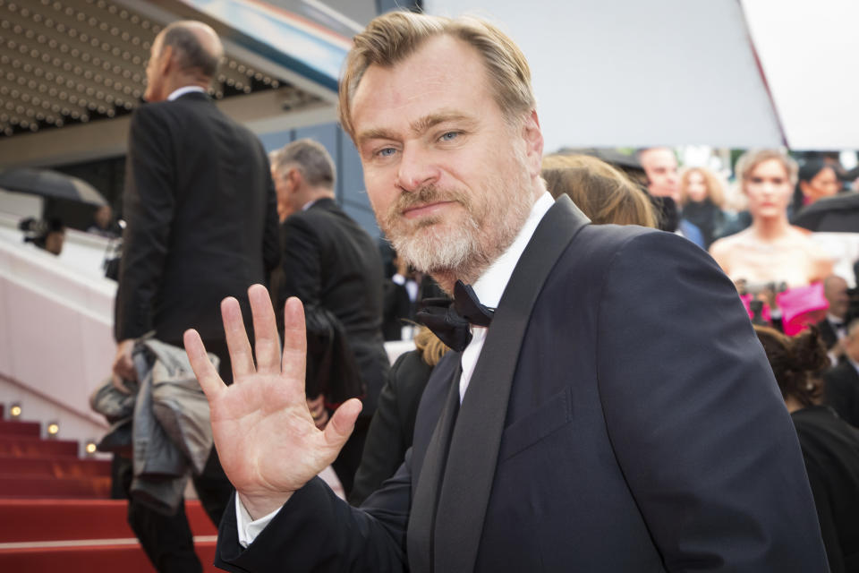 Christopher Nolan posa para retratos a su llegada al estreno de 'BlacKkKlansman' en la 71a edición del Festival de Cine de Cannes, en Fancia el lunes 14 de mayo de 2018. (Foto Vianney Le Caer/Invision/AP)