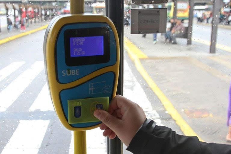 El saldo negativo de la tarjeta SUBE equivale a cuatro viajes mínimos 