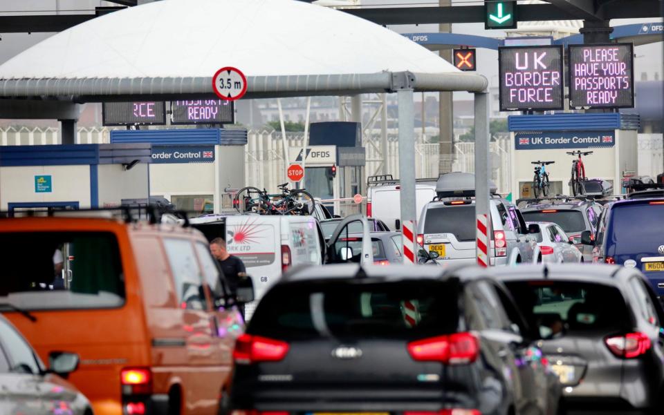 Calais ferry - Olivier Matthys /AP