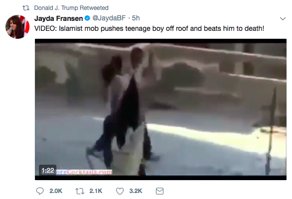 Donald Trump retuiteó tres vídeos publicados en la página de Twitter de Fransen. (Twitter)