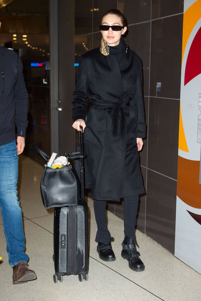 Gigi Hadid arrives at JFK airport in NYC. Pictured: Gigi Hadid Ref: SPL5142785 240120 NON-EXCLUSIVE Picture by: SplashNews.com Splash News and Pictures Los Angeles: 310-821-2666 New York: 212-619-2666 London: +44 (0)20 7644 7656 Berlin: +49 175 3764 166 photodesk@splashnews.com World Rights