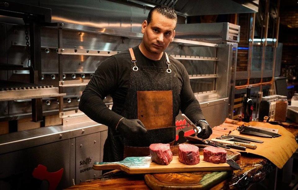 Aldo Espinos, chef y propietario de El Toro Loco, hará crecer este mini imperio gastronómico con la apertura de un Toro Loco en Doral y otro en Hammocks, pegado a Kendall.