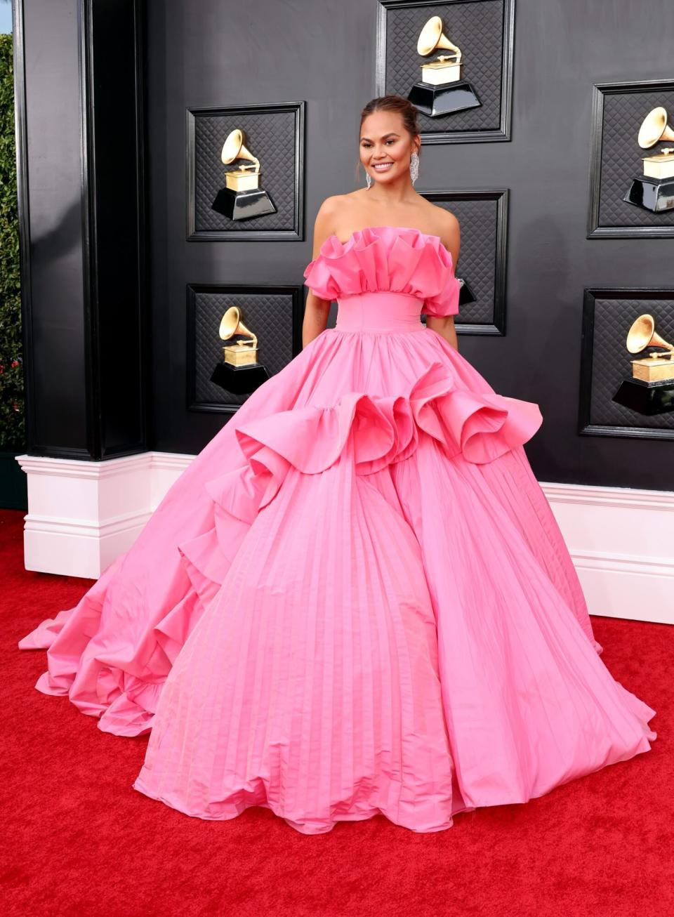 Chrissy Teigen 2022 Grammys Red Carpet Pink Gown