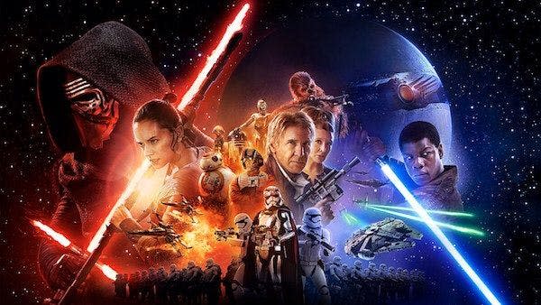New Last Jedi Poster Suggests Luke Won T Use His Green Lightsaber Again