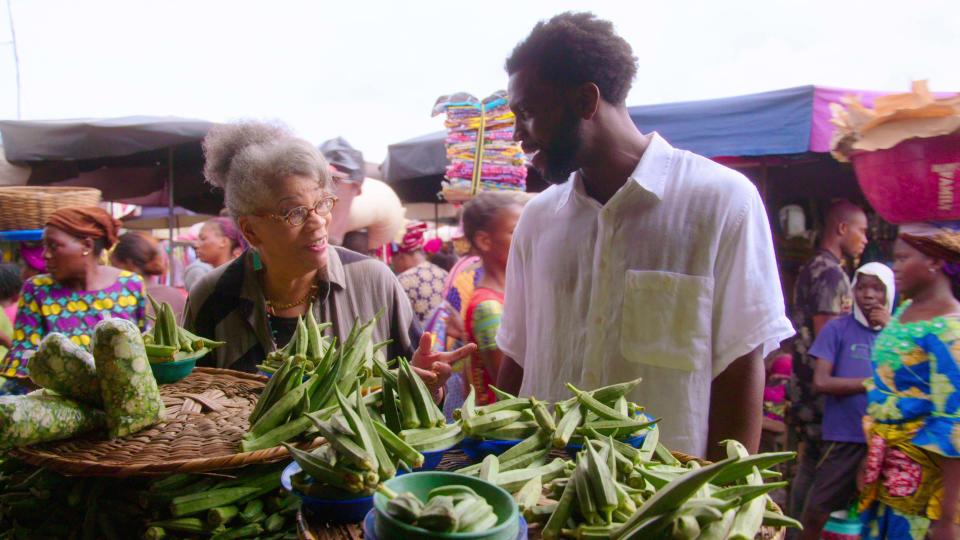 High on the Hog: How African American Cuisine Transformed America. Episode 1, “Our Roots”. (L-R) Pictured: Dr. Jessica B. Harris and Stephen Satterfield. c. Courtesy of Netflix © 2021