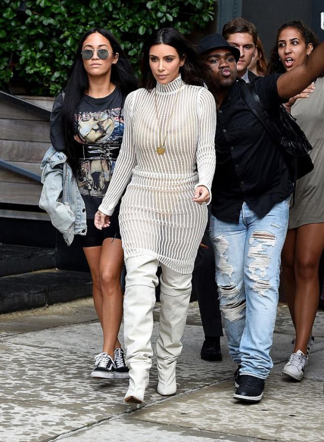 forsigtigt Vælge Produktion Kim Kardashian's Yeezy Style Through the Years