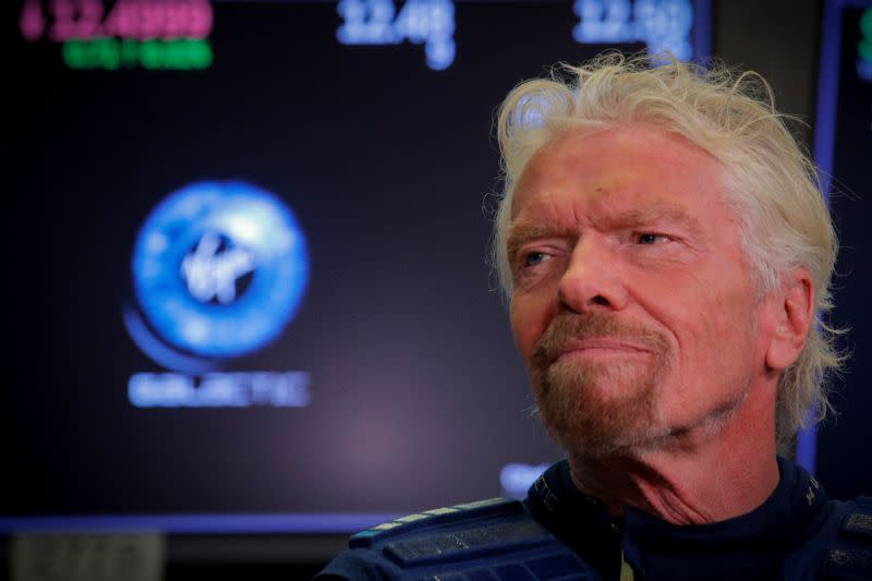 Richard Branson en el piso de la Bolsa de Nueva York (NYSE, por sus siglas en inglés) antes de comenzar las operaciones de Virgin Galactic (SPCE) en Nueva York, Estados Unidos, el 28 de octubre de 2019 (REUTERS / Brendan McDermid).