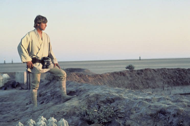 Luke Skywalker (Mark Hamill) on Tatooine at the beginning of <em>Star Wars.</em> (Photo: Getty Images)