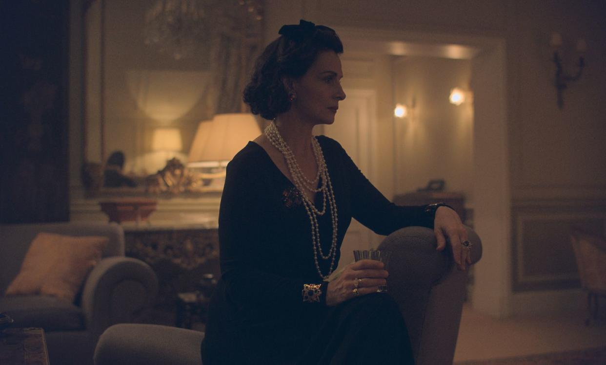 coco chanel the new look juliette binoche