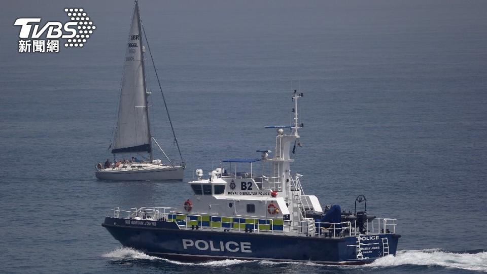 英國軍警方過去就曾多次在直布羅陀海峽驅逐西班牙船隻。（圖／達志影像路透社）