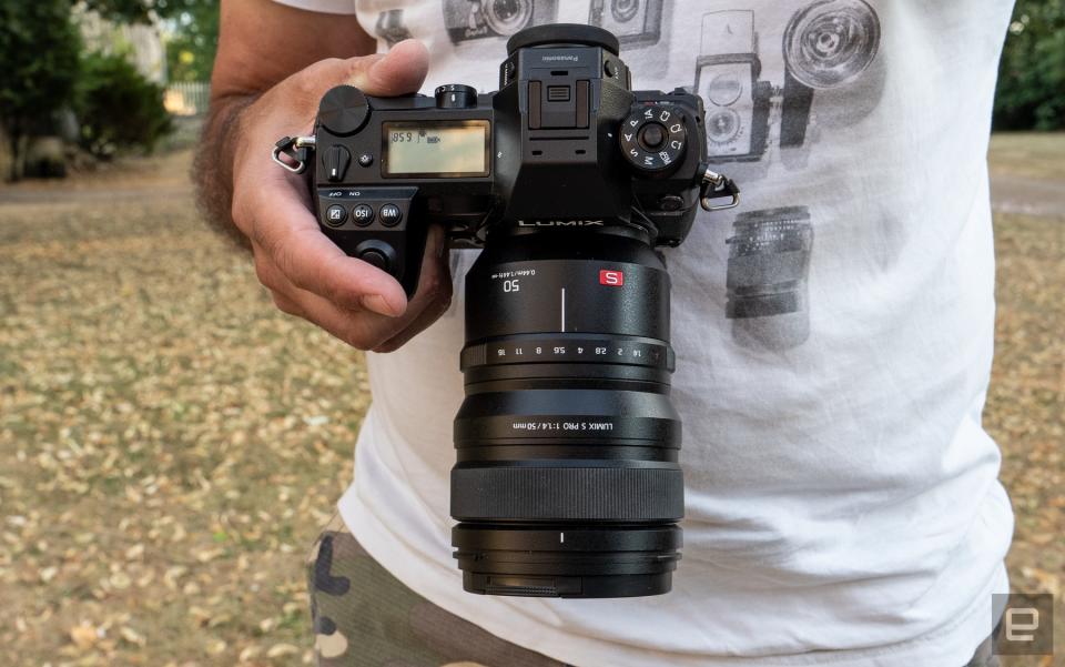 Panasonic S1R full-frame mirrorless camera