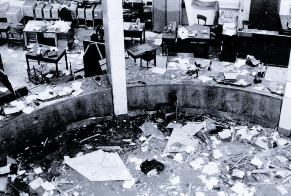 豐塔納廣場爆炸案，造成 17 人死亡。