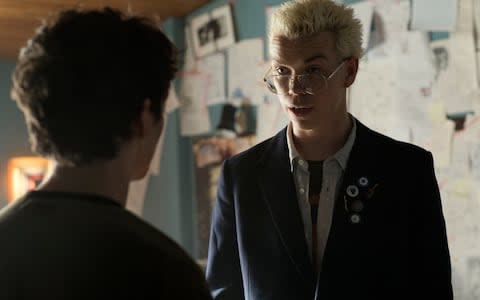 Will Poulter (right) as Colin Ritman - Credit: Netflix