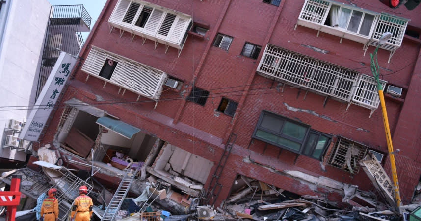 花蓮地震現場救災狀況。（圖／花蓮縣政府提供）