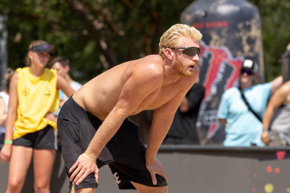 Chase Budinger ingresó al circuito de voleibol de playa tan pronto se retiró del basquetbol profesional, retomando una una disciplina que había practicado desde joven. (Foto: David Buono/Icon Sportswire via Getty Images)