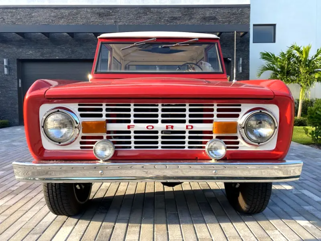 Ford Bronco Americana T-Shirt