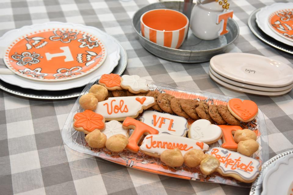 Don't forget the sweets! Cookies, brownies and cream puffs (from your local grocery store freezer) satisfy a fan's sweet tooth. Take it up a notch with decorated sugar cookies that show school spirit.