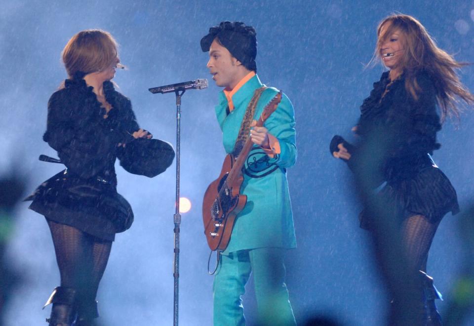 Prince performing at the 2007 Super Bowl Halftime Show