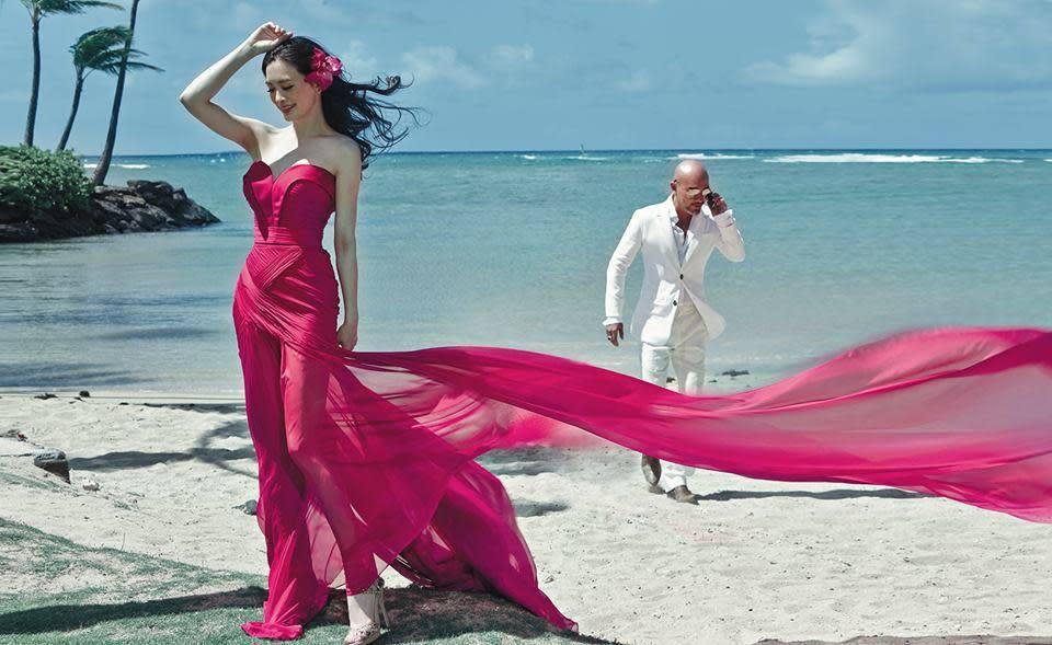 辛龍和劉真豪擲千萬在夏威夷辦了婚禮。（摘自辛龍臉書）