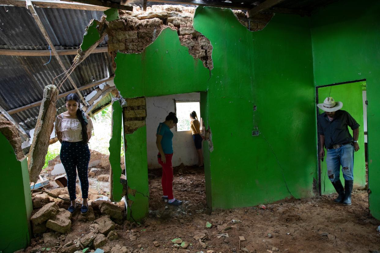 Honduras Mourning A Town (Copyright 2021 The Associated Press. All rights reserved.)