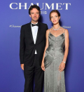 Officiellement en couple depuis 2011, Antoine Arnault et Natalia Vodianova se sont rencontrés en 2008, sur le tournage d'une campagne pour Louis Vuitton, une marque qui appartient aux Arnault via LVMH et pour laquelle la Russe travaillait. En 2017, dans une interview pour <em>W</em>, Antoine Arnault se rappelait : <em>"Natalia ne s’en souvient même plus. Je me rappelle l’avoir vue et être resté bouche-bée. Bien sûr elle est belle mais elle a quelque chose d’indéfinissable : son look, son air, il y a une aura autour d’elle"</em>. Un coup de foudre... qui n'est pas réciproque. Et pour cause, Natalia Vodianova était alors en couple. Mais Antoine Arnault n'a pas laissé tomber. (<em>crédit Getty</em>)