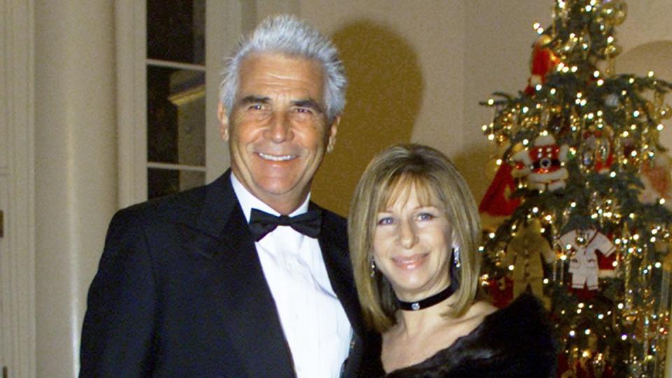 Barbra Streisand and her husband James Brolin arrive at the White House December 20, 2000 in Washington DC