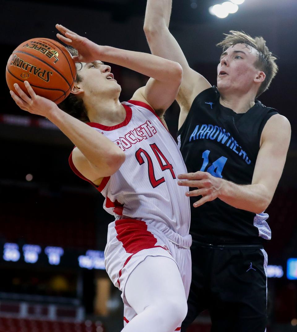 Arrowhead's Bennett Basich, right, defends against Neenah's Elliot Swanson during a WIAA Division 1 state semifinal in March.