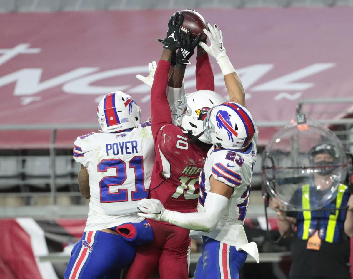 DeAndre Hopkins' wild TD saves Cardinals in last-minute win over Bills