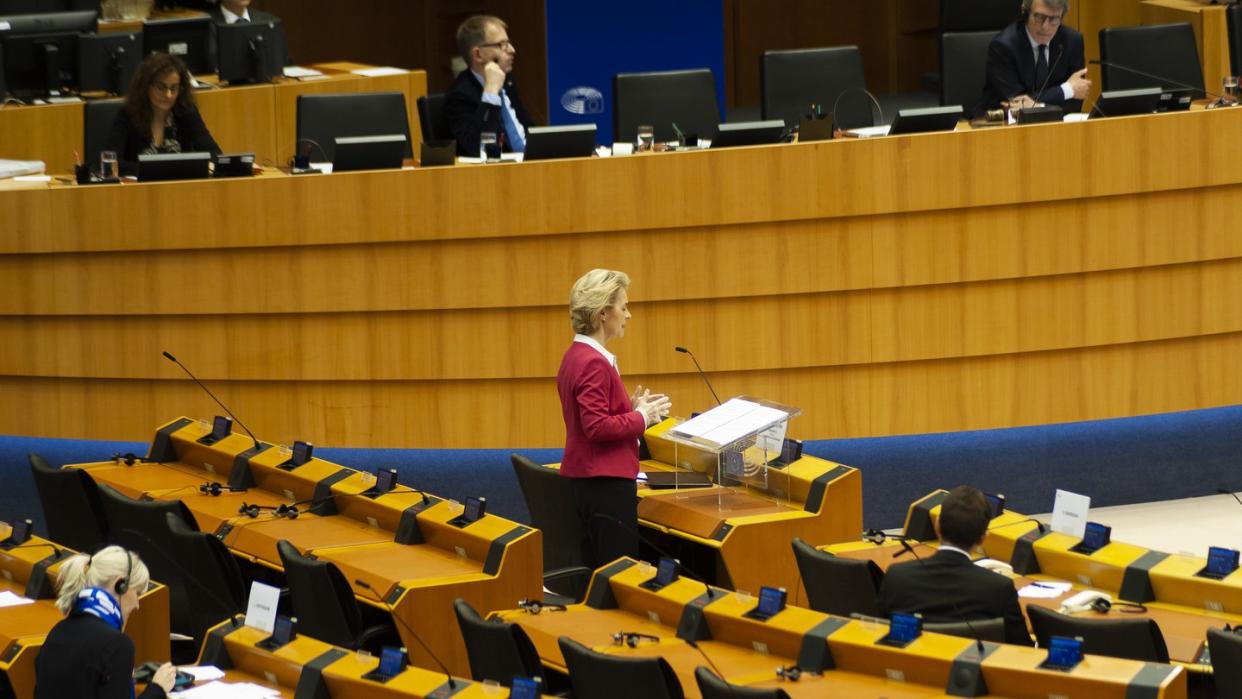 EU-Kommissionspräsidentin Ursula von der Leyen (CDU) bei einer Plenarsitzung des Europäischen Parlaments.