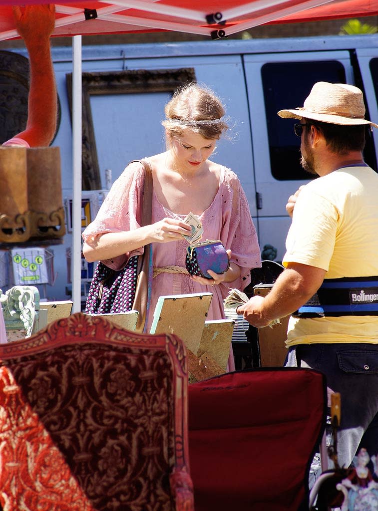 Taylor Swift Flea Market