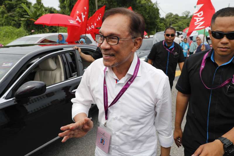 2018年10之13日，馬來西亞前副總理安華（Anwar Ibrahim）壓倒性贏得國會議員補選（AP）