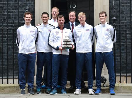 Tennis - Prime Minister David Cameron welcomes members of the successful Great Britain Davis Cup Team to Number 10 Downing Street - 1/12/15 Prime Minister David Cameron poses with Great Britain's Davis Cup Team Andy Murray, James Ward, Dominic Inglot, captain Leon Smith, Kyle Edmund and Jamie Murray Action Images via Reuters / John Marsh Livepic